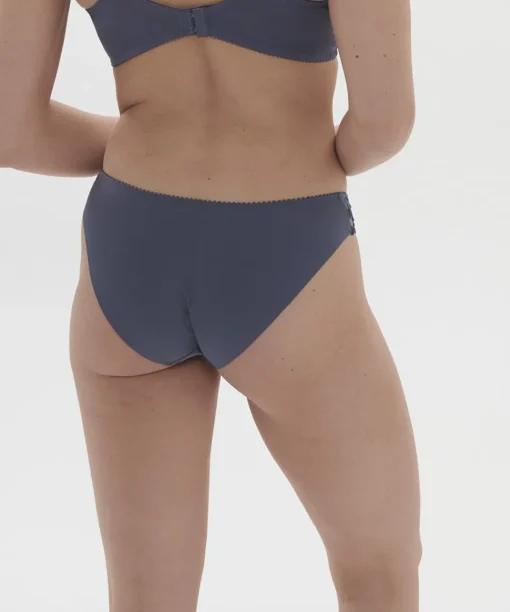 Simone Pérèle Trusser<526 CINDER BLUE - Intrigue Brief