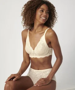 Triumph Bh'er<6720 CREAMY DREAM - Amourette Charm Bh uden Bøjle