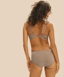 Simone Pérèle Trusser<782 GREGE - Caresse Deep Brief